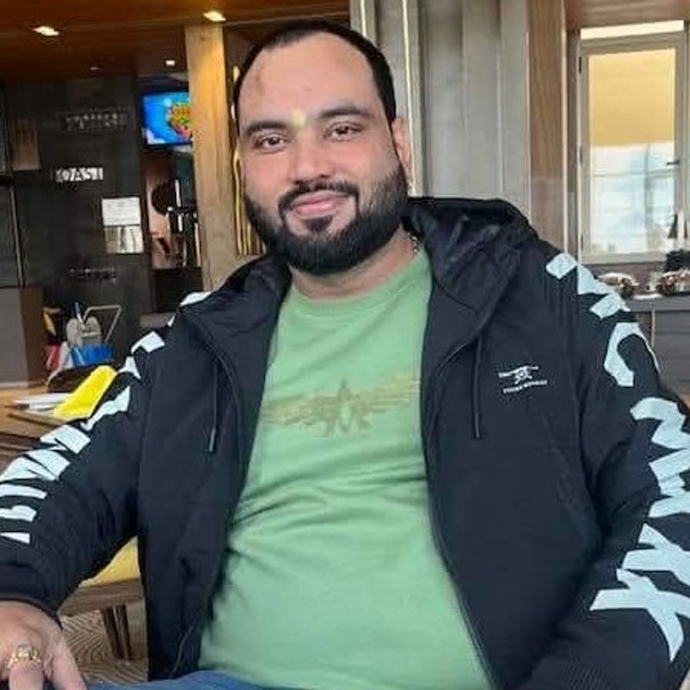 कारोबारी की पत्नी ने छह पर दर्ज कराया केस:करोड़ों के नुकसान की वजह से मारी थी गोली, साजिश के तहत दिया असलहा