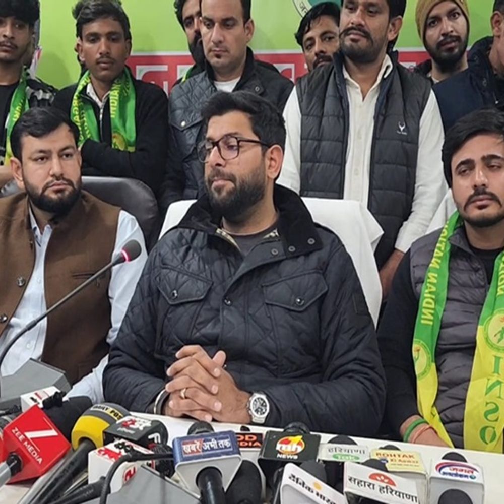 हरियाणा में नाम का सीएम, लूटखोरी की चल रही सरकार:  रोहतक में बोले दिग्विजय चौटाला, अभय चौटाला नॉन सीरियस पॉलीटिशियन, छात्र संघ चुनाव करवाएंगे बहाल – Rohtak News