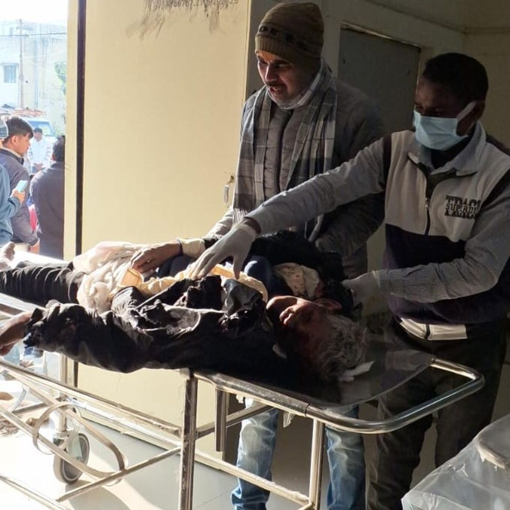 सड़क दुर्घटना में अज्ञात व्यक्ति की मौत:पुलिस कर रही शिनाख्त की कोशिश, मोर्चरी में रखवाया गया शव