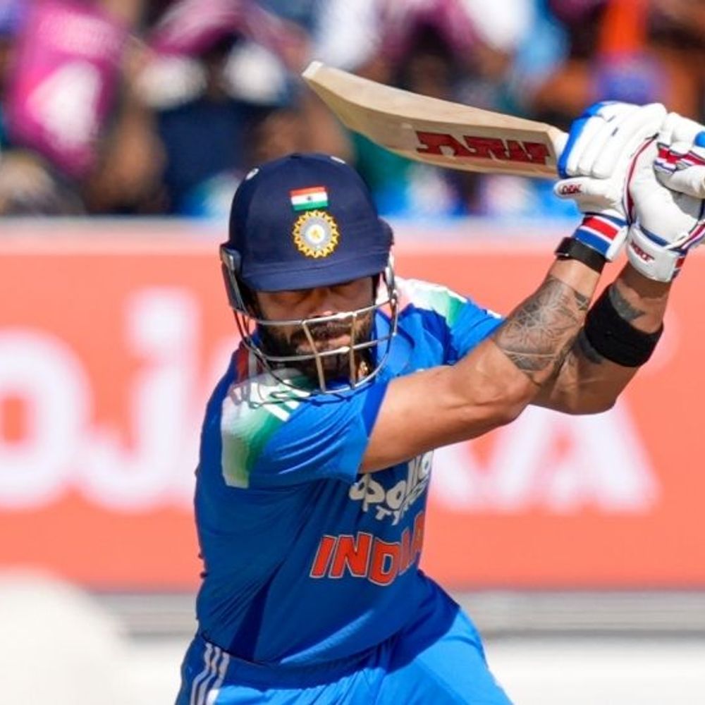 IND Vs NZ दूसरा वनडे- 30 ओवर में भारत 142/4:क्लार्क ने विराट कोहली को बोल्ड किया, गिल-अय्यर भी आउट