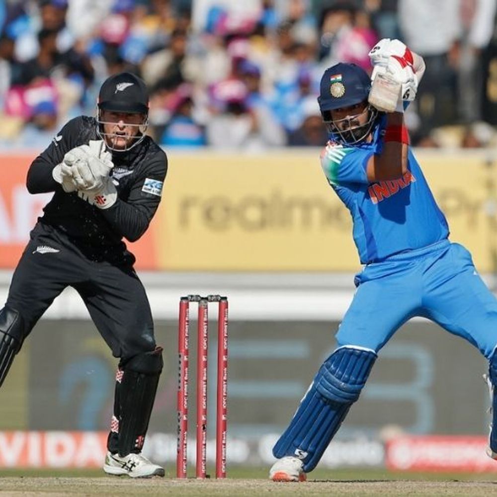 IND Vs NZ दूसरा वनडे-राहुल की 52 बॉल पर फिफ्टी:जडेजा 27 रन बनाकर आउट; 44 ओवर में भारत का स्कोर 234/5