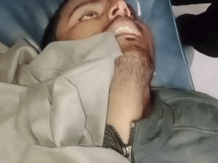 युवक के सीने में 4 फीट लंबा सरिया घुसा... मौत:सुलतानपुर में डिवाइडर से टकराई कार, तीन घायल; गैस कटर से काटकर बाहर निकाला गया शव