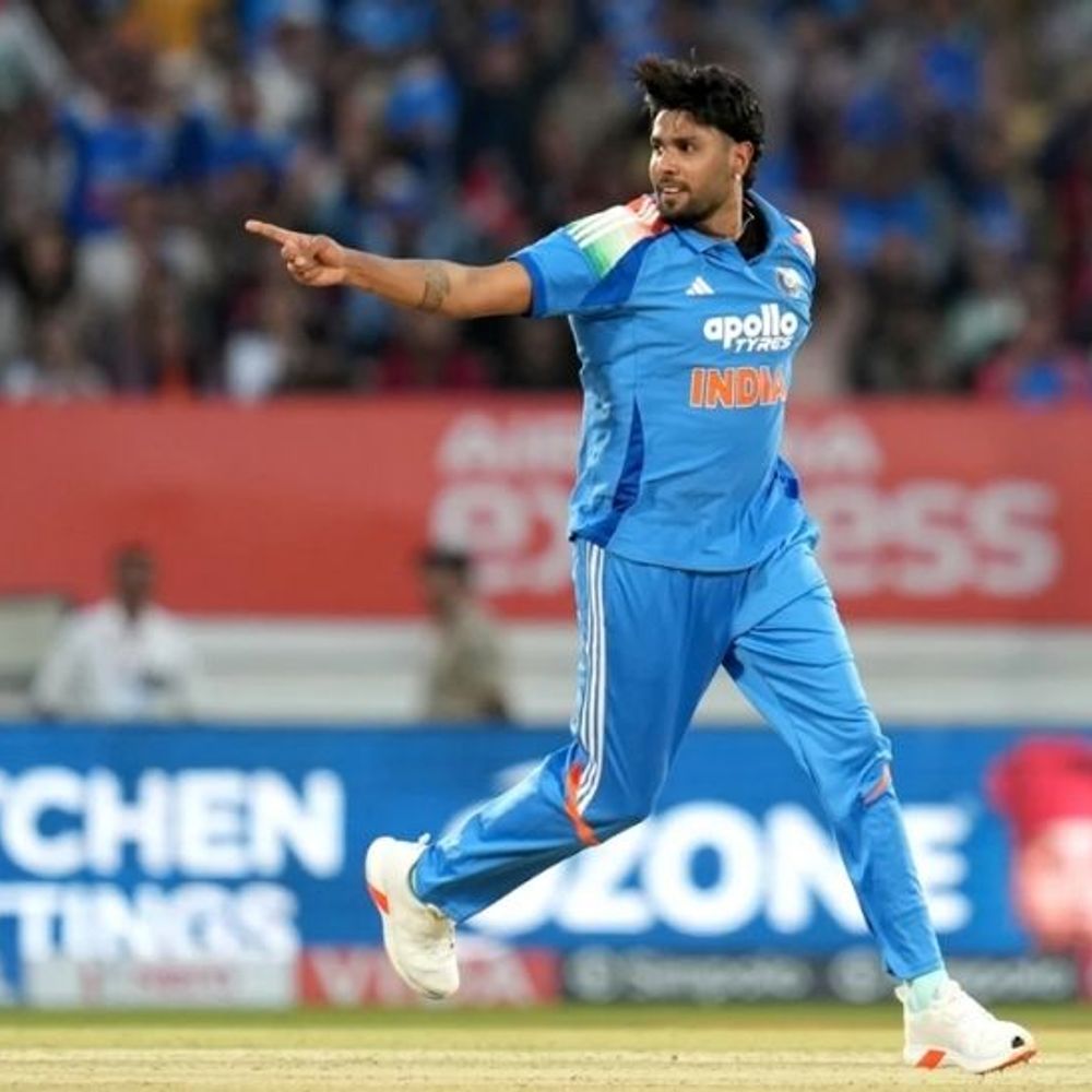 दूसरा वनडे- भारत ने 285 रन का टारगेट दिया:न्यूजीलैंड ने 2 विकेट गंवाए, प्रसिद्ध कृष्णा ने निकोल्स को बोल्ड किया; कॉन्वे भी आउट