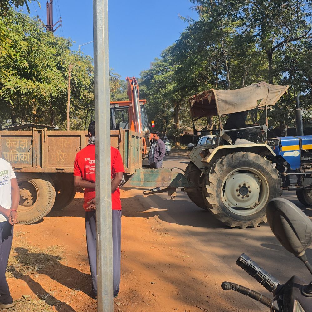 जशपुर में अतिक्रमण पर कार्रवाई:  कई गुमटी और ठेले हटाए गए, नगर पालिका CMO बोले-लगातार मिल रही थी शिकायतें – Jashpur News