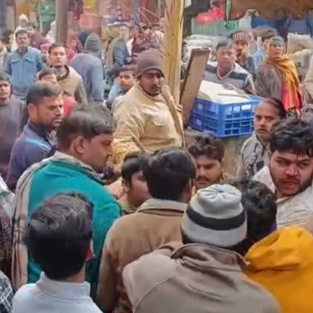 संभल बीजेपी जिला मंत्री से मारपीट, बेटा घायल, VIDEO:  ₹4 की पतंग फटने पर विवाद, दोनों पक्षों के चार लोग घायल – Sambhal News