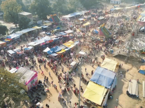 पारसनाथ में मकर संक्रांति पर उमड़ा आस्था का सैलाब:  सैकड़ों श्रद्धालुओं ने की पर्वत यात्रा, मधुबन से चोटी तक लगी लोगों की कतार – Giridih News