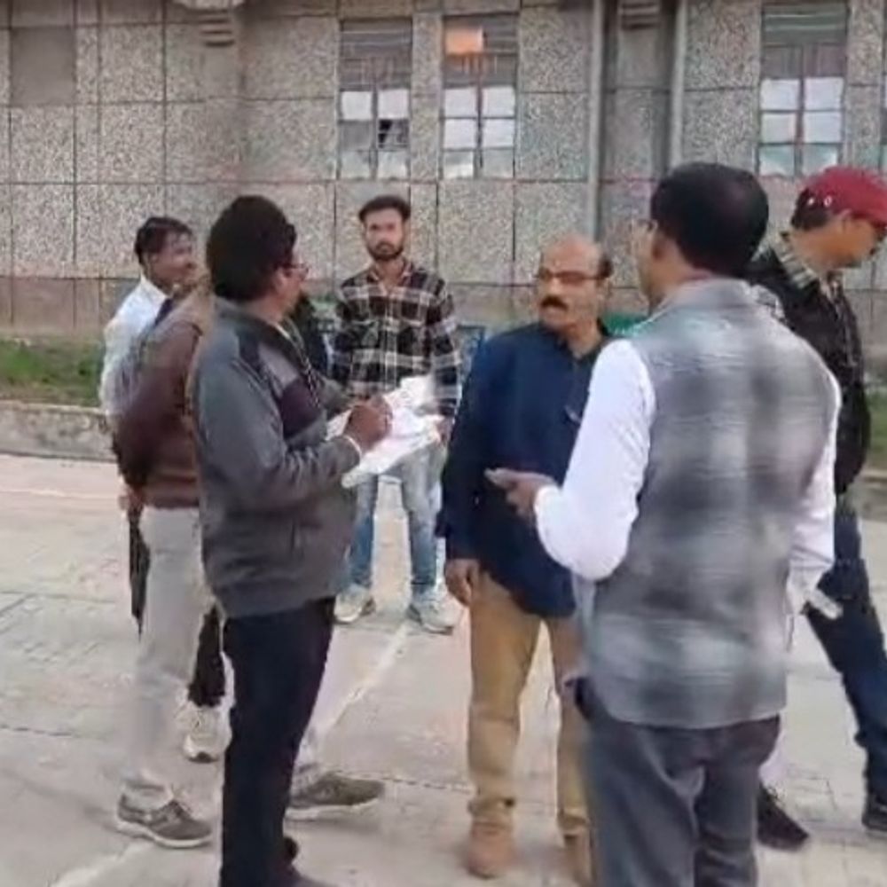 नवोदय स्कूल के 2 स्टूडेंट 24 घंटे से लापता:  रैगिंग का आरोप, एसआईटी गठित; परिजन बोले- बच्चों ने परेशान होकर कदम उठाया – Chhindwara News