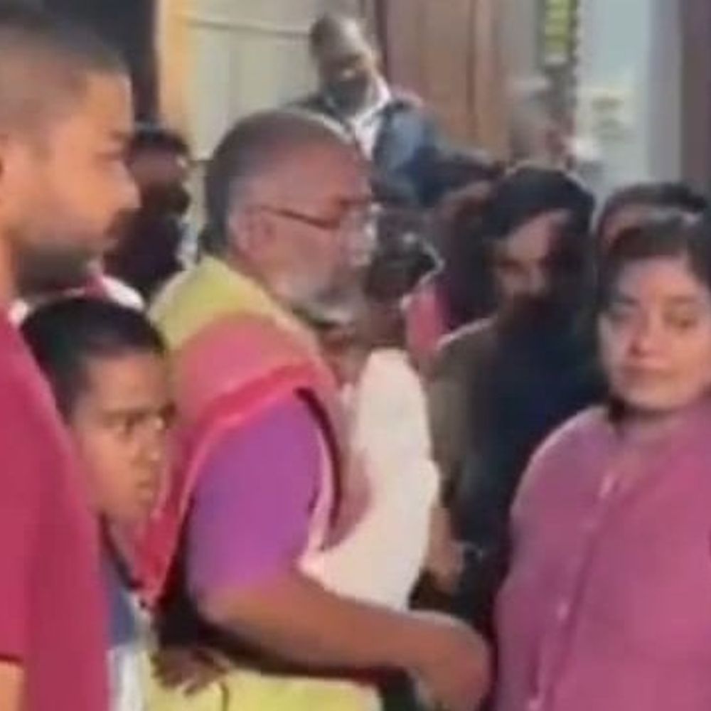 बलौदाबाजार हिंसा मामले में अमित बघेल के घर-दफ्तर की जांच:रिमांड पर ले जाते वक्त बेटी ने कहा ‘लव यू पापा’, घर से मोबाइल-गाड़ी-दस्तावेज जब्त