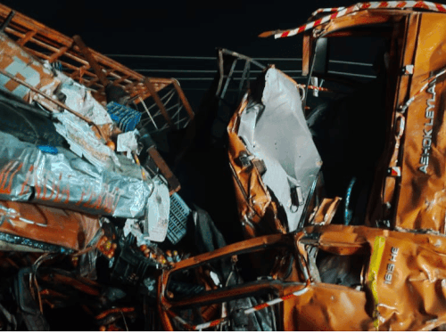 सड़क हादसे में तीन की मौत, एक गंभीर घायल:  कुस्तला सर्किल के पास दो ट्रकों में हुई भिड़ंत – Sawai Madhopur News