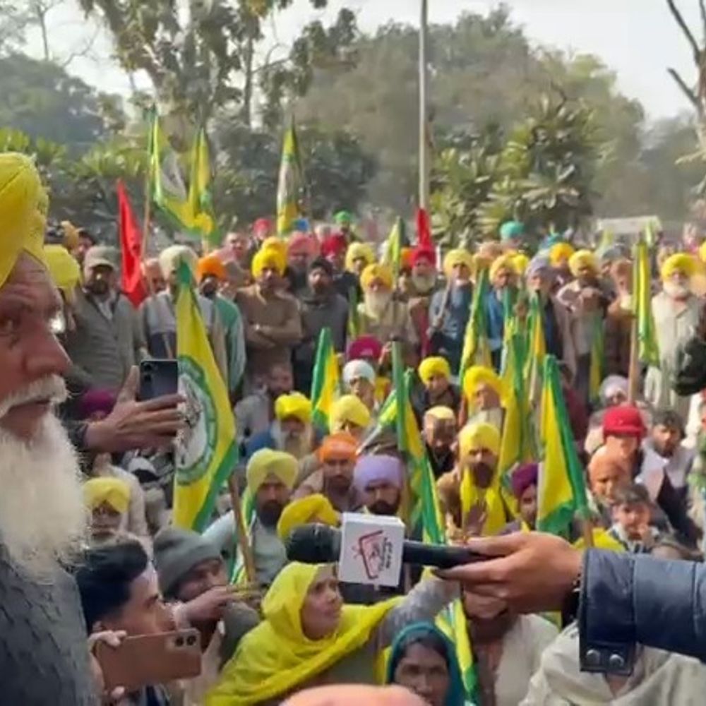 बठिंडा में ASI ने महिला किसानों से की बदसलूकी:  विरोध प्रदर्शन के दौरान मांगी माफी, बठिंडा में किसान आंदोलन में शामिल थी – Bathinda News