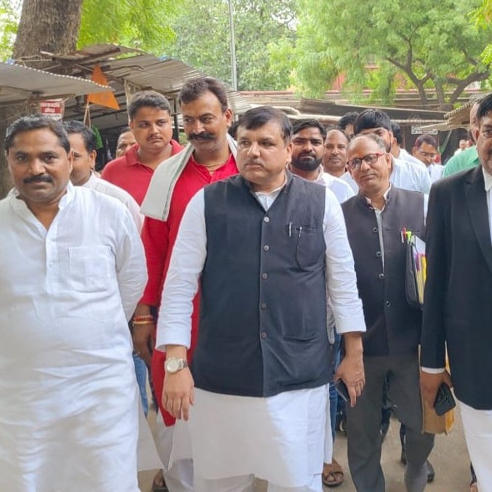 संजय सिंह के आचार संहिता मामले की सुनवाई टली:  सुल्तानपुर कोर्ट में प्रशासनिक कारणों से कार्रवाई स्थागित, 4 फरवरी लगी डेट – Sultanpur News