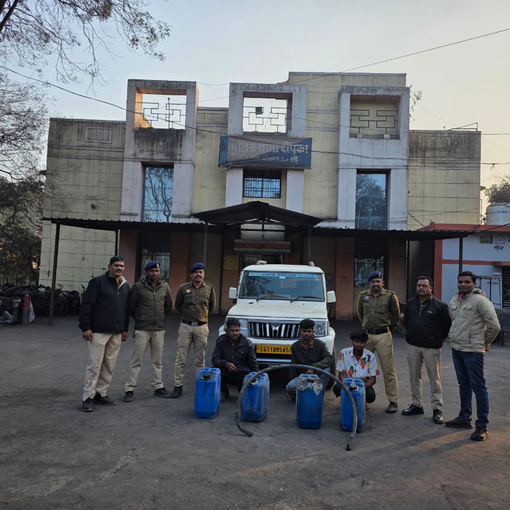 दीपका पुलिस ने डीजल चोर गिरोह के तीन सदस्य पकड़े:  वाहन और 175 लीटर डीजल जब्त, अन्य आरोपियों की तलाश जारी – Korba News