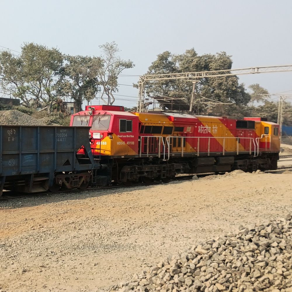 पाकुड़-साहिबगंज में पत्थर लोडिंग ठप:  रेलवे सुविधाएं न मिलने पर व्यवसायी हड़ताल पर, करोड़ों का नुकसान – Pakur News