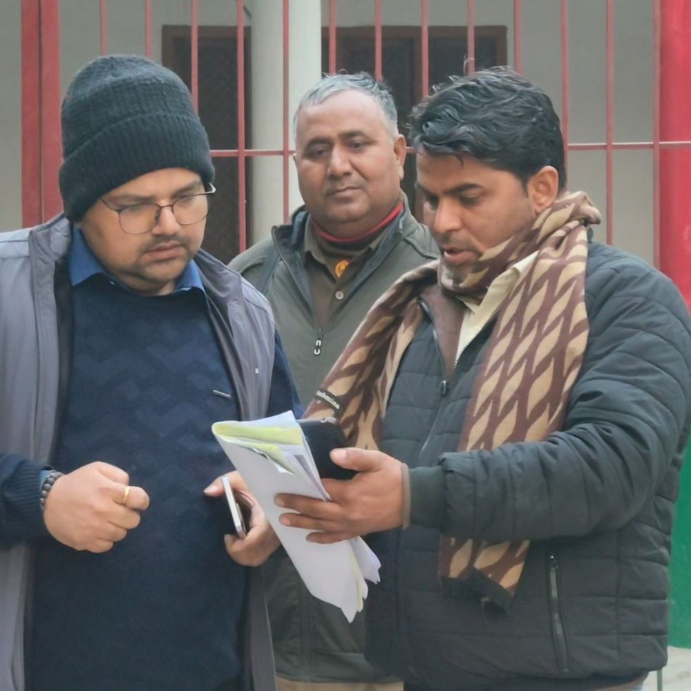 टाउन हॉल खाली करने का अंतिम अल्टीमेटम:  सपा कार्यालय और भाजपा नेता को नोटिस के बाद चेतावनी, भाजपा नेता ने दिखाया कोर्ट स्टे – Sitapur News