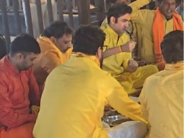 भारत-न्यूजीलैंड मैच से पहले मां बगलामुखी मंदिर पहुंचे गौतम गंभीर:हवन-अनुष्ठान कर जीत की कामना की; इंदौर में रविवार को होगा मुकाबला