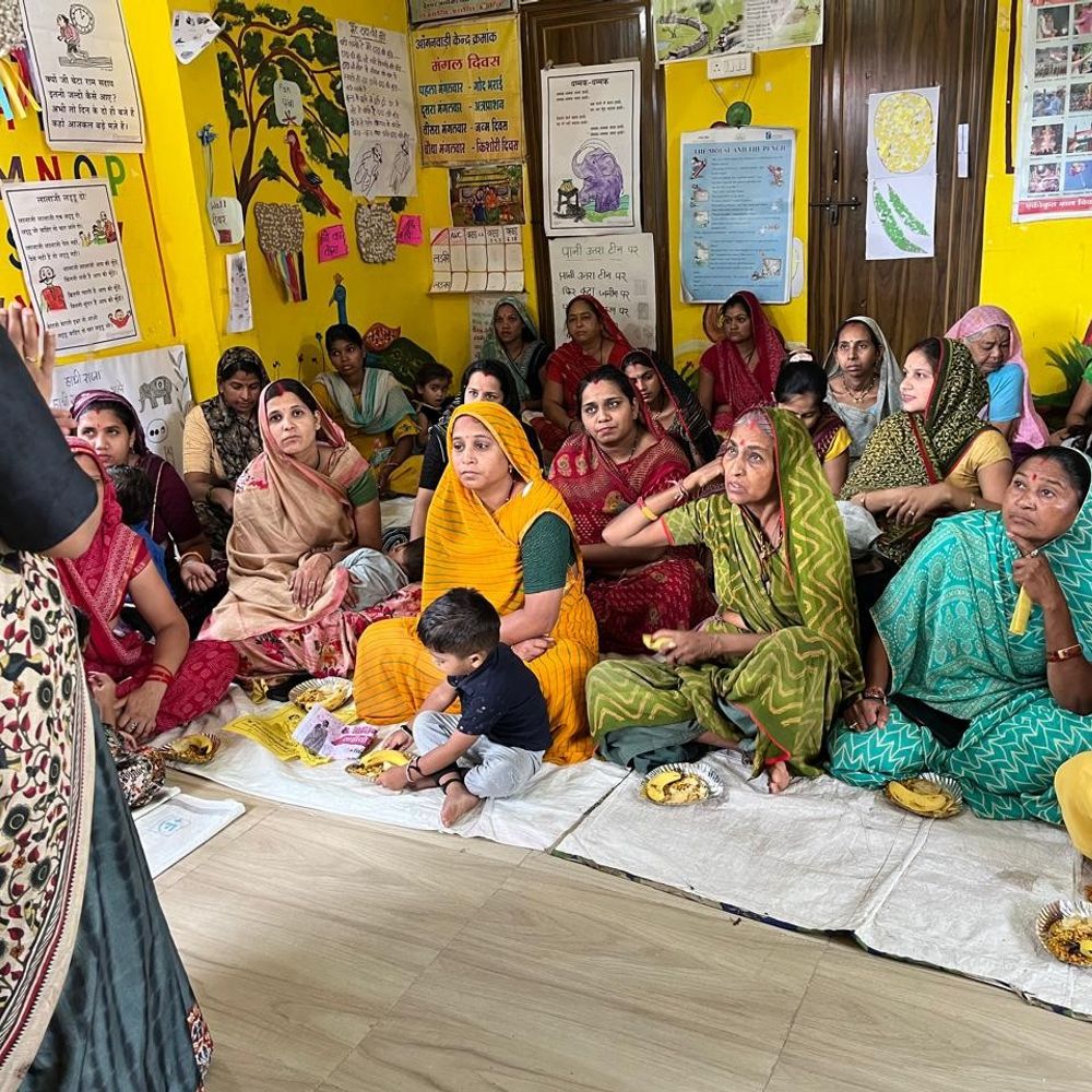 धार में बाल विवाह रोकने को 100 दिवसीय विशेष अभियान:  बसंत पंचमी से पहले महिलाओं को कानून, हेल्पलाइन और सख्त कार्रवाई की दी जानकारी – Dhar News