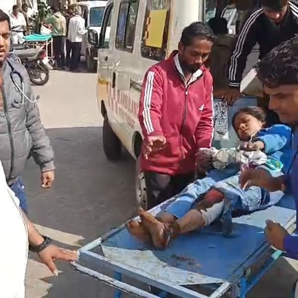 शिक्षक-भर्ती परीक्षा से पहले एक्सीडेंट, घायल हालत में दिया एग्जाम:तबीयत बिगड़ी तो आधा पेपर छोड़ना पड़ा, हॉस्पिटल में भर्ती