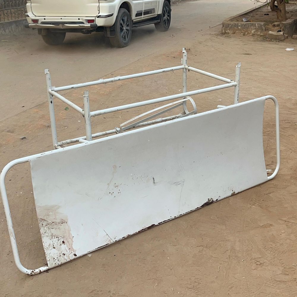 एम्बुलेंस में देरी पर अस्पताल में तोड़फोड़:डीएस और डॉक्टर छिपे; पुलिस हस्तक्षेप से स्थिति नियंत्रण में