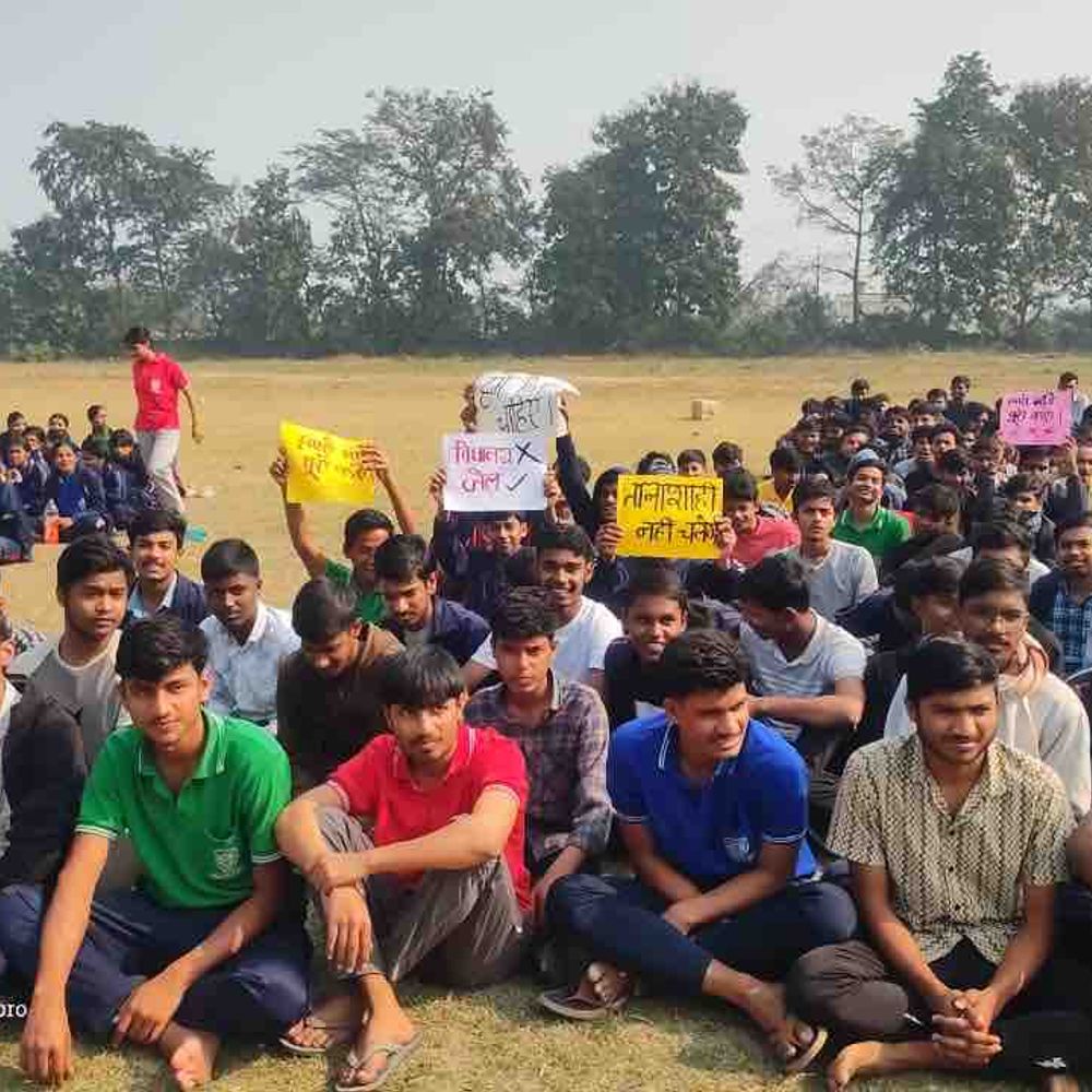 मोतिहारी नवोदय विद्यालय में छात्रों का अनशन:अव्यवस्थाओं के विरोध में प्रदर्शन, प्रशासन ने दिया समाधान का भरोसा