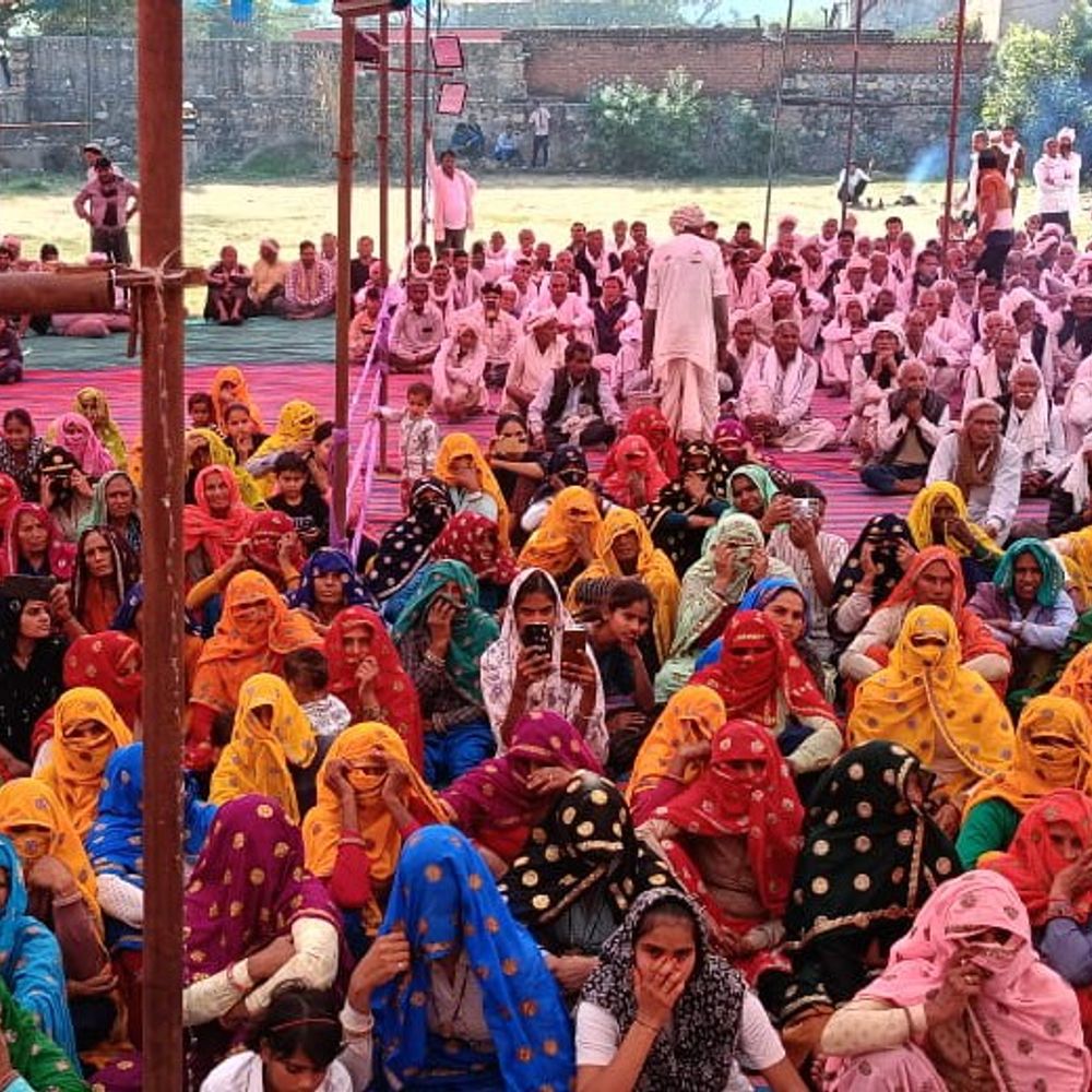 टोडाभीम के डोरावली गांव में हुआ ढेंचा दंगल:मीणावाटी गीतों से दिया नशा मुक्ति, बालिका शिक्षा का संदेश