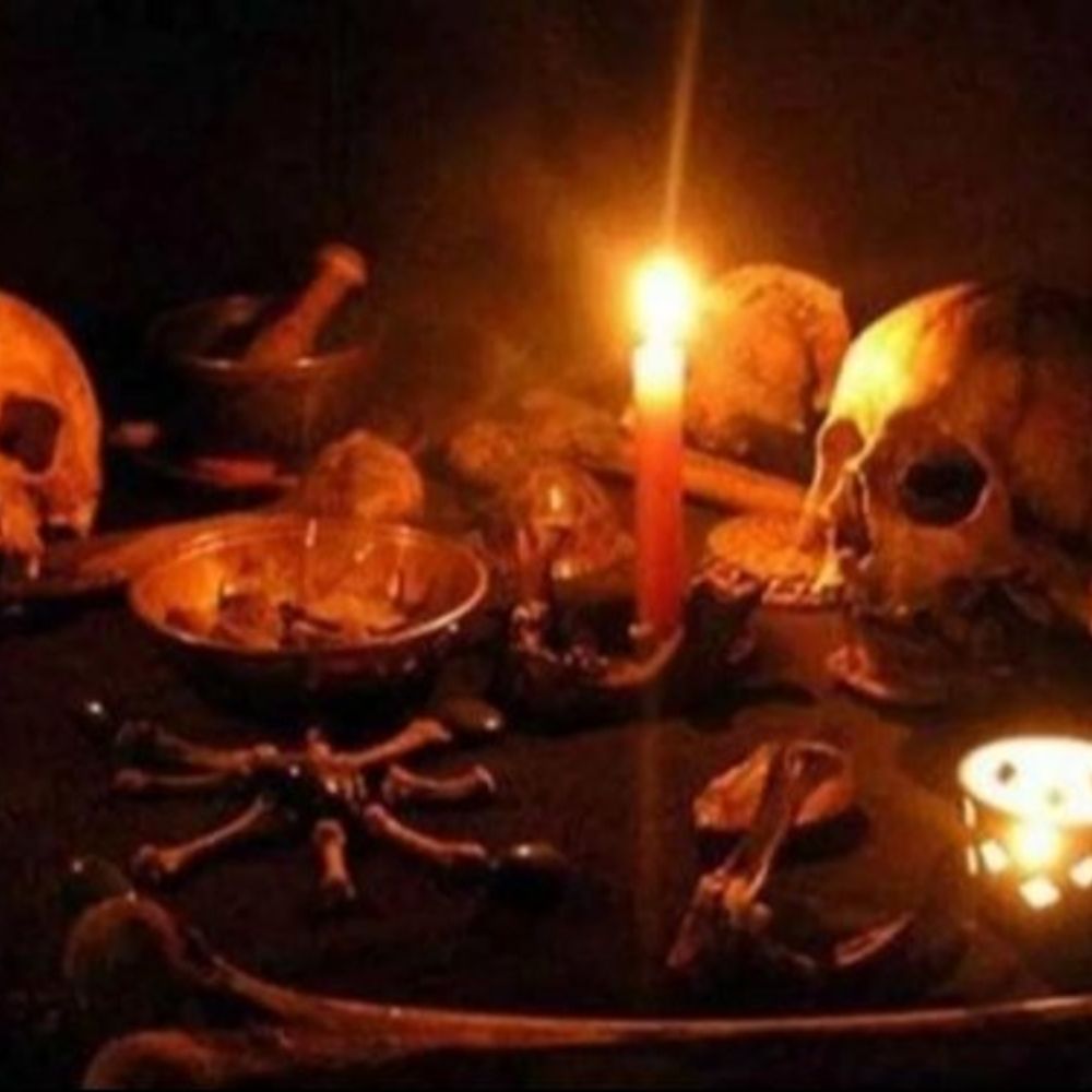 महिला से छेड़छाड़ करने वाला तांत्रिक गिरफ्तार:पितृ दोष बताकर अवैध संबंध बनाने का दबाव डाला, पीड़िता बोली- भाई की अकाल मृत्यु होने का डर दिखाता था