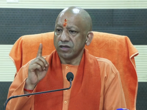 योगी बोले-अहिल्याबाई की टूटी मूर्ति का वीडियो AI से बना:यह कांग्रेस की साजिश, रानी की प्रतिमा सुरक्षित; मणिकर्णिका घाट पर अभी काम रुका