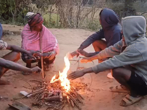 सर्द हवाओं से ठिठुरन,5 शहरों में पारा 10° से नीचे:अंबिकापुर में 3.9° तापमान, मैदानी इलाकों में रायपुर सबसे ठंडा, 14 जिलों में चलेगी शीतलहर