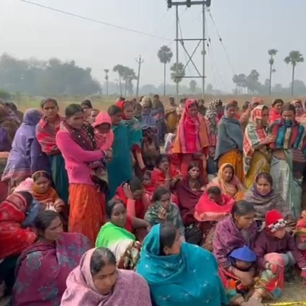 नवादा में व्यक्ति का मर्डर कर श्मशान में फेंकी लाश:चाकू से कई वार, आंख के बीच गहरा जख्म, प्राइवेट पार्ट भी घायल