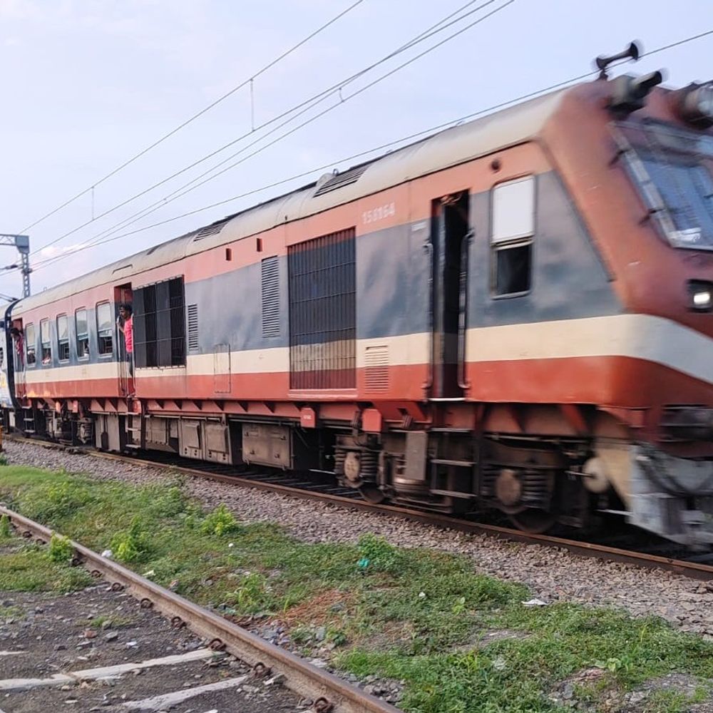 समस्तीपुर-सहरसा मेमू ट्रेन में तकनीकी खराबी:  ब्रेक बाइंडिंग की खराबी से रेल परिचालन प्रभावित, सहरसा–समस्तीपुर रूट की 3 मेमू ट्रेनें रद्द – Saharsa News