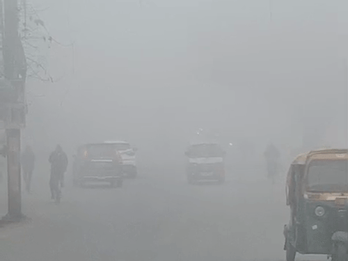 कानपुर में कोहरे से विजिबिलिटी शून्य, पारा 5.7 डिग्री:  दिन में बादल छाए रहेंगे, वंदेभारत, तेजस और राजधानी देरी से आईं – Kanpur News