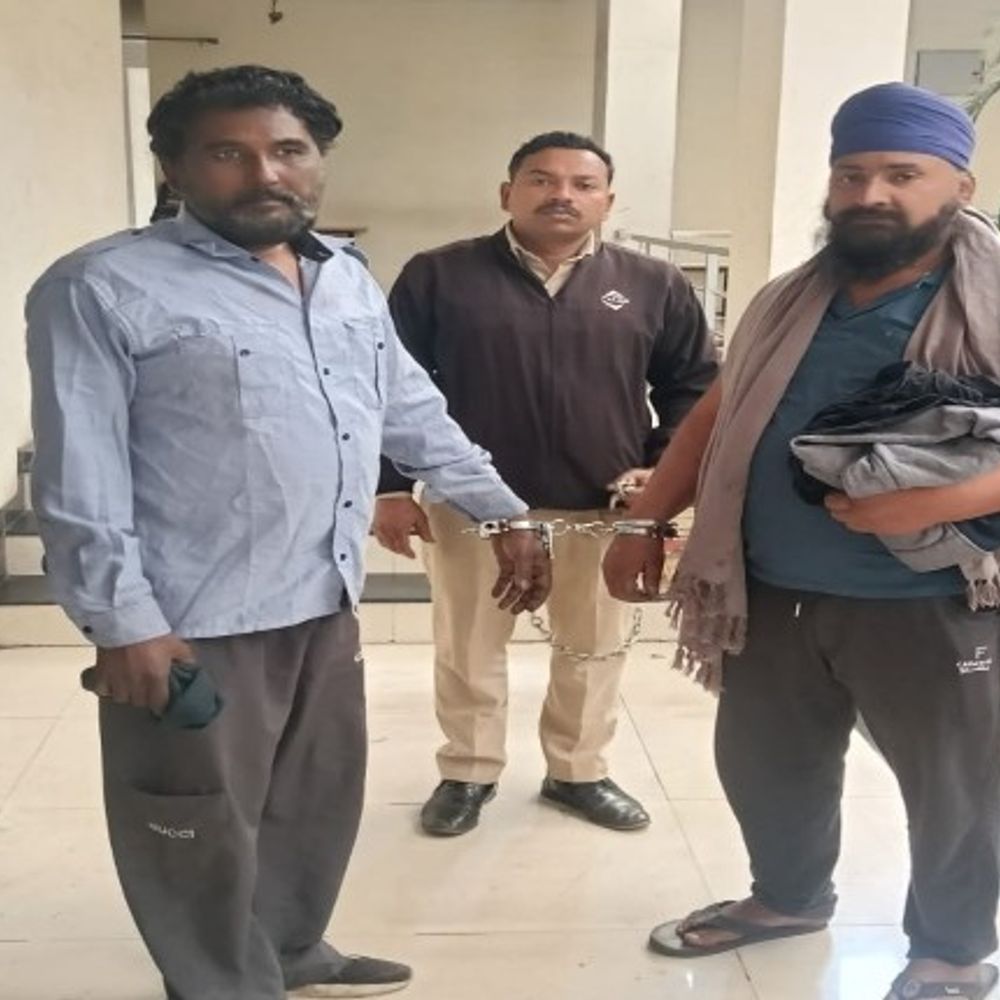 रायपुर में ड्रग्स सप्लायर गिरफ्तार:पंजाब से हेरोइन लाकर बेचने की फिराक में थे, चाय दुकान में ग्राहक का कर रहे थे इंतजार; पुलिस ने पकड़ा