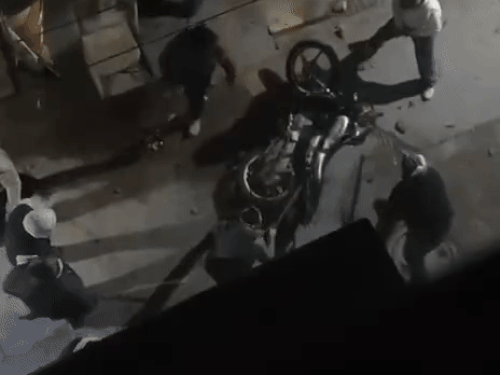 अमृतसर में ट्रेन टिकट विवाद से शुरू हुई कहासुनी:  Video, गुंडागर्दी के नंगे नाच में बदली, दो परिवारों में हिंसक झड़प – Amritsar News