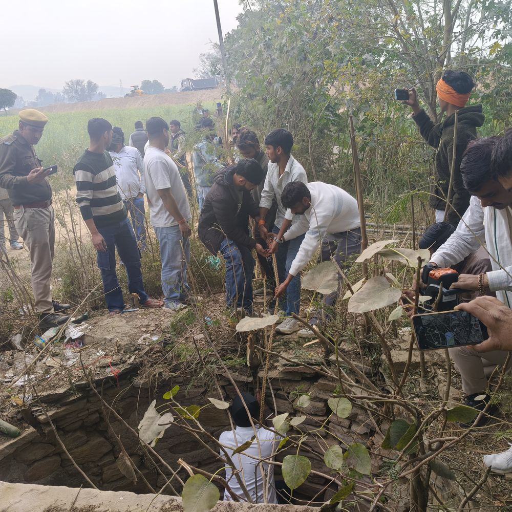 मातोर गांव में कुएं से मिले पशु अवशेष:जांच में मृत भैंस के निकले, गोकशी की आशंका से तनाव