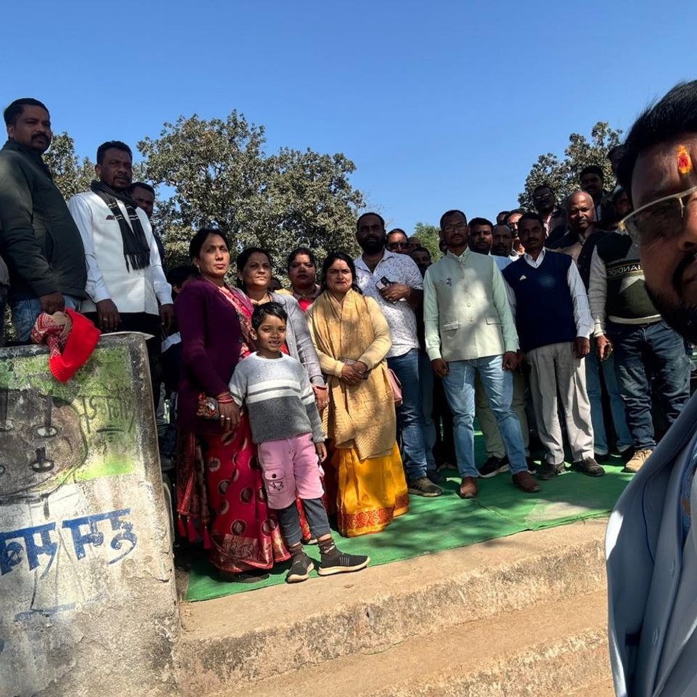 सहायक शिक्षकों ने वेतन विसंगति दूर करने की मांग की:  बलरामपुर में मुख्यमंत्री, शिक्षा मंत्री के नाम कलेक्टर को सौंपा ज्ञापन – Balrampur (Ramanujganj) News