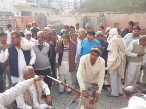 रोहतक के गांव मायना में हुई पंचायत:  ASI प्रवीण को मिलना चाहिए न्याय, सीएम ने नहीं दिया कोई आश्वासन, पंचायत करेगी फैसला – Rohtak News