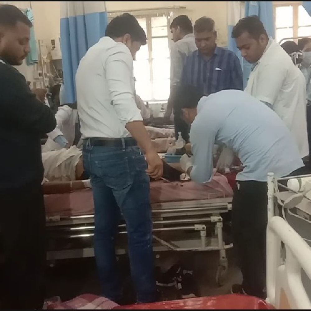 दो बाइक की भिड़ंत में एक की मौत:  पिता-पुत्र सहित तीन घायल अस्पताल में भर्ती, सिरोही-जालोर हाईवे पर हादसा – Sirohi News