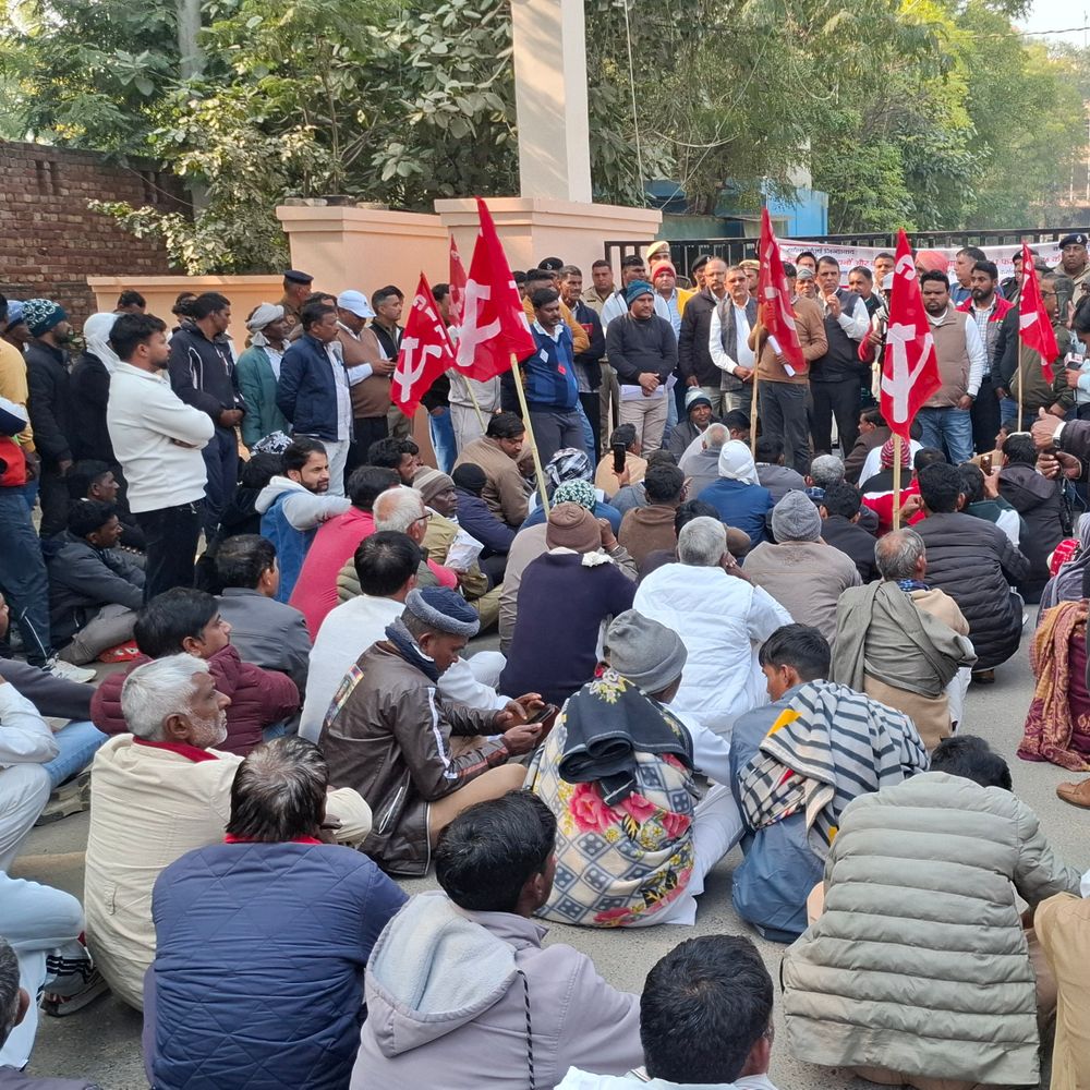 हिसार में कर्मचारियों का प्रदर्शन, राष्ट्रव्यापी हड़ताल का ऐलान:  कच्चे वर्करों को पक्का करने की मांग, बोले- हाईकोर्ट का आदेश लागू करे सरकार – Hisar News