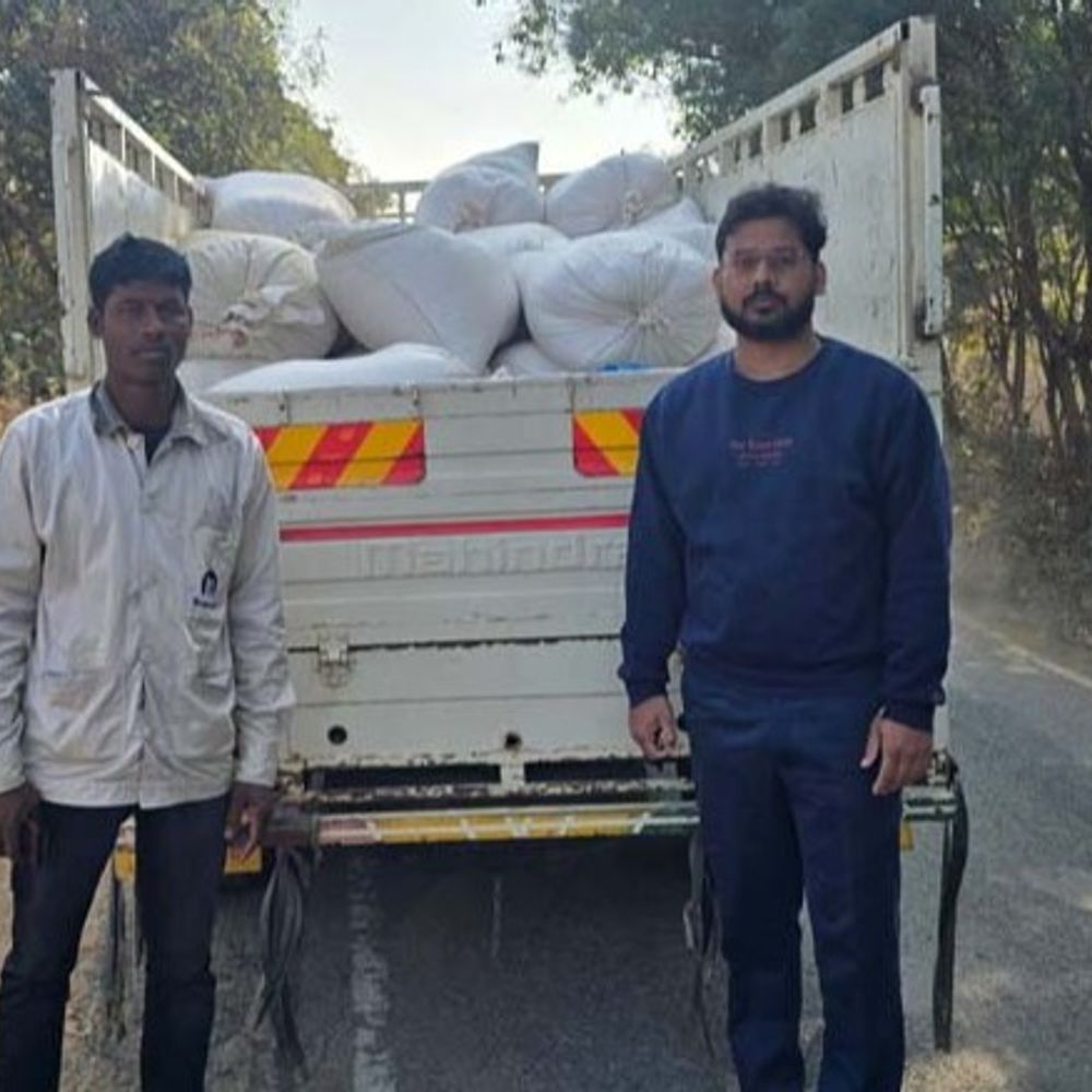 रायगढ़ में अवैध धान परिवहन करते पिकप पकड़ाया:  दूसरे किसान के नाम से धान मंडी में खफाने की थी तैयारी, 40 बोरी धान जब्त – Raigarh News