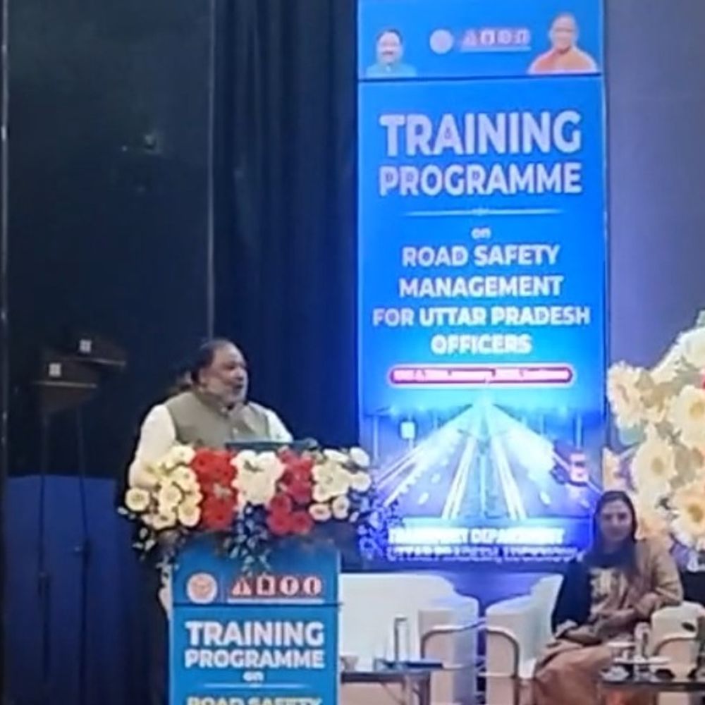 कोरोना से अधिक जानें सड़क हादसों में गईं:  परिवहन मंत्री दयाशंकर सिंह बोले – विदेश में लाइसेंस बनवाना कठिन भारत में आसान, अफसर थोड़ी निगरानी रखें – Lucknow News