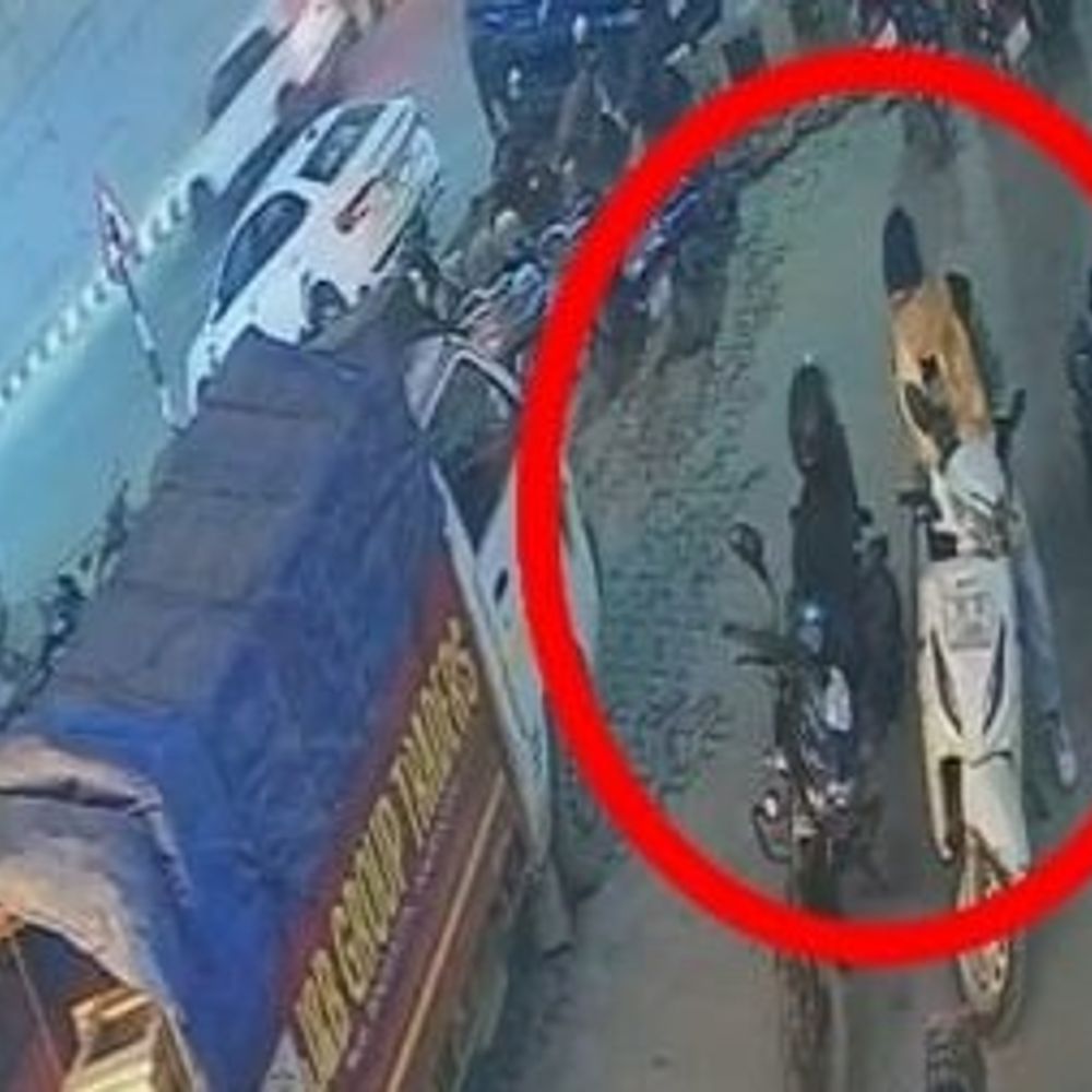 मोहाली में कलगीधर मार्केट से दिनदहाड़े स्कूटी चोरी:  भीड़भाड़ वाले इलाके में सुरक्षा पर उठे सवाल, सीसीटीवी के सहारे चोर की तलाश – Mohali News