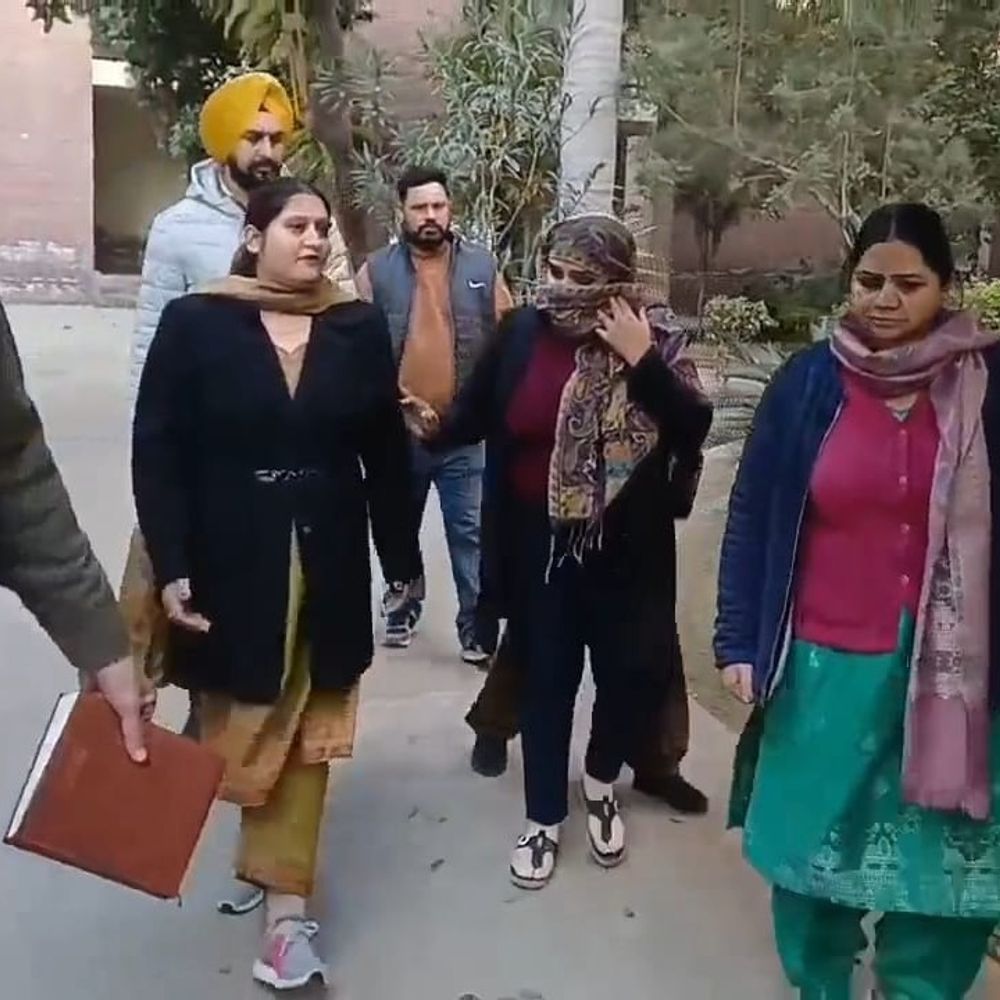 गुरदासपुर में जिला टाउन प्लानर रिश्वत लेते गिरफ्तार:  प्लॉट मंजूर करने के लिए मांगे थे रुपए; दो दिन के रिमांड पर – Gurdaspur News