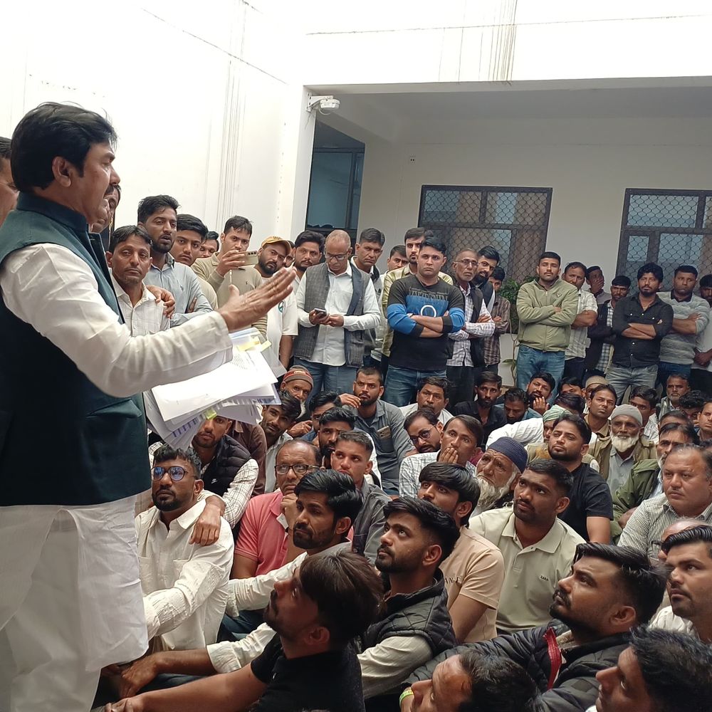 मतदाताओं के नाम काटने पर ग्रामीणों ने किया प्रदर्शन:  एक ही व्यक्ति के नाम से 500 से अधिक आपत्तियां दर्ज, कलेक्टर से जांच की मांग – Didwana-Kuchaman News