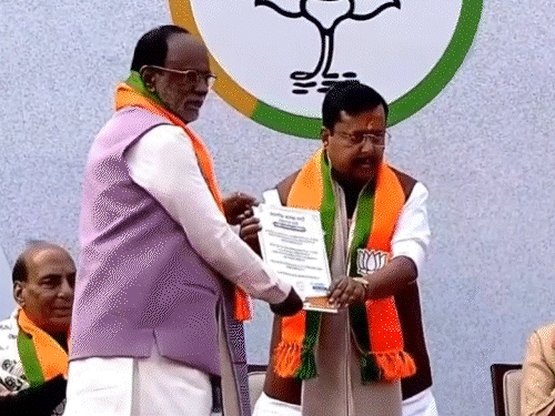 नितिन नबीन भाजपा के राष्ट्रीय अध्यक्ष बने:मोदी ने माला पहनाकर स्वागत किया, बोले- मैं कार्यकर्ता हूं, वे मेरे बॉस हैं