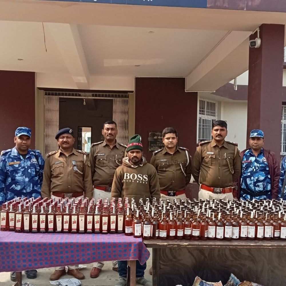 भागलपुर में वैन के अंदर बने चैंबर से निकला शराब:  420 बोतल विदेशी शराब के साथ ड्राइवर अरेस्ट, झारखंड से हो रही थी तस्करी – Bhagalpur News