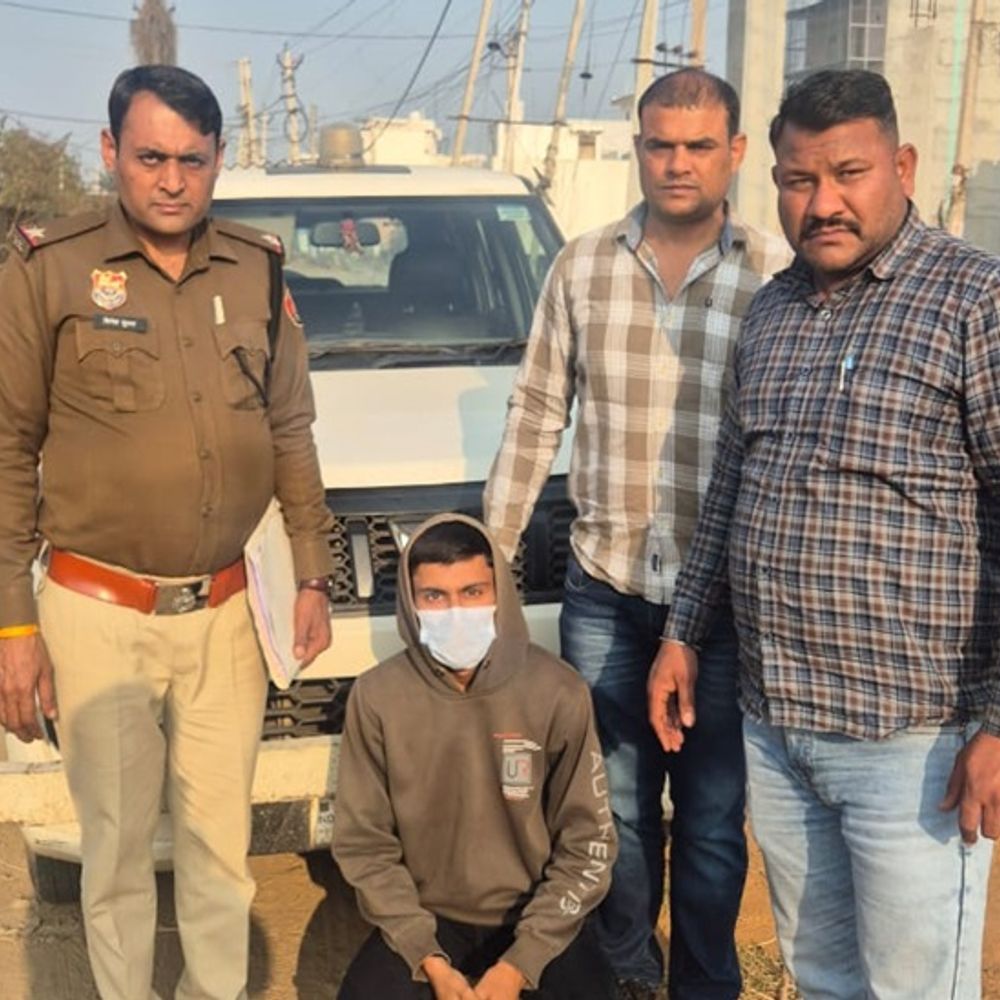 फरीदाबाद में लड़की की ID बनाकर युवक को फंसाया:  मिलने के बहाने बुलाकर मारपीट की, पेट में सुआ मारकर घायल किया – Faridabad News