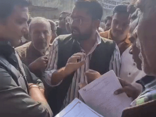 मृत और वैंटीलेटर पर भर्ती व्यक्तियों के नाम से आपत्तियां:  नाम कटवाने को लेकर विवाद, कईं गांवों के लोगों ने दर्ज कराई शिकायत – Ajmer News