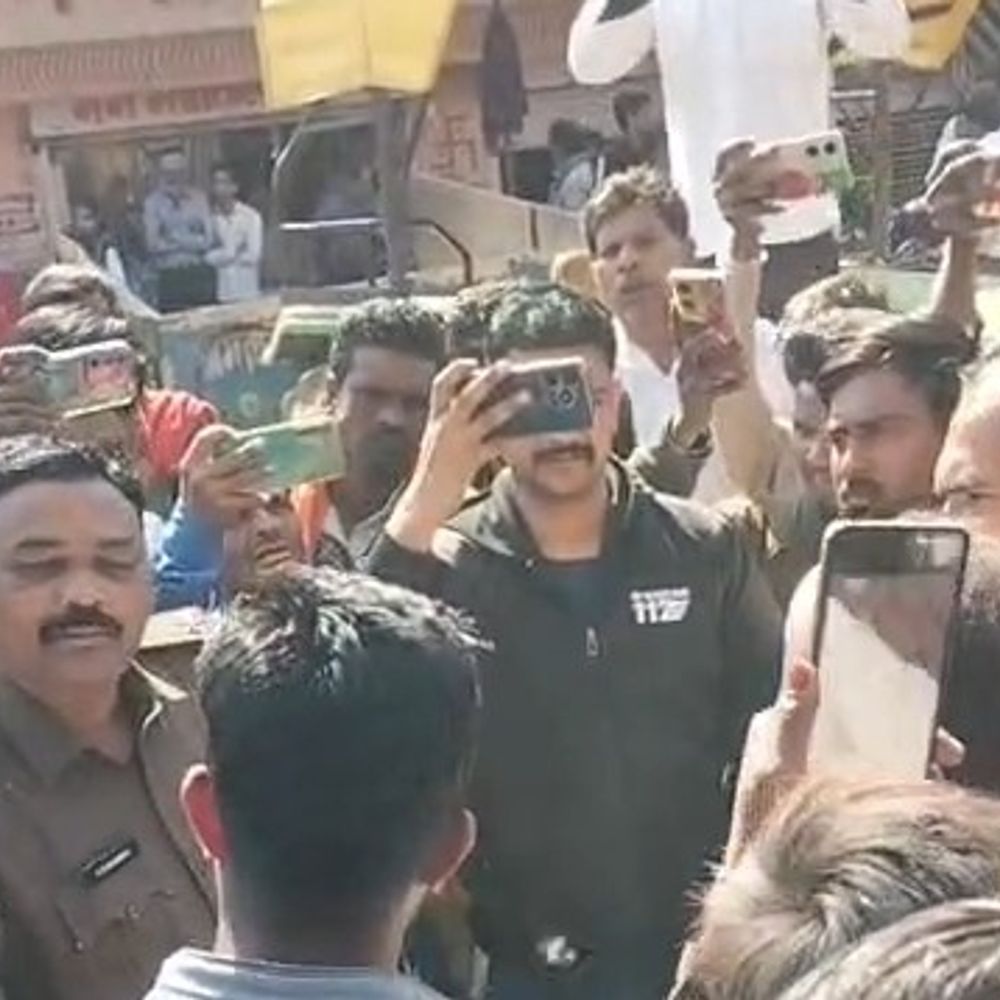 शिवपुरी में दवा छिड़कते ही सूख गई चना-मसूर की फसल:  किसानों ने खतौरा-ईसागढ़ रोड पर लगाया जाम; कृषि सेवा केंद्र सील, सैंपल जांच के लिए भेजे – Shivpuri News