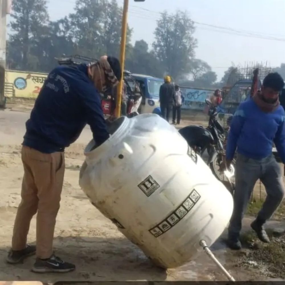 अयोध्या में पेयजल शुद्धिकरण अभियान शुरू:वॉटर कूलर, आरओ मशीनों की सफाई और पानी की जांच जारी