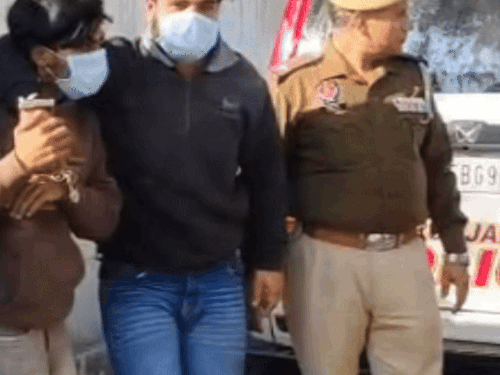 गुरदासपुर में रेस्टोरेंट पर फायरिंग के दो आरोपी गिरफ्तार:  पिस्टल और हेरोइन और बाइक बरामद, जेल रोड पर दिया था वारदात को अंजाम – Gurdaspur News