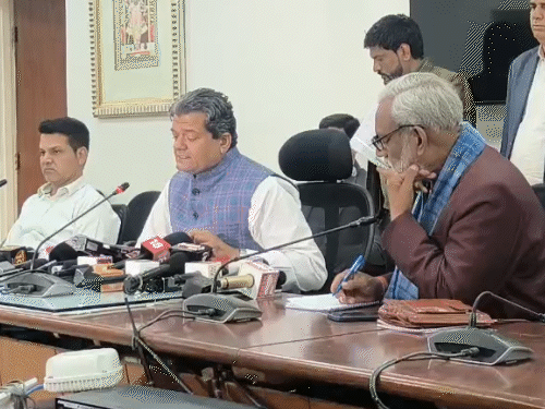 अब राशन दुकानों पर नहीं लगना पड़ेगा लाइन में:  सरकार के एटीएम के ​जरिए बांटेगी गेंहू; जयपुर, बीकानेर, भरतपुर जिलों में जल्द शुरू होगा पायलट प्रोजेक्ट – Jaipur News